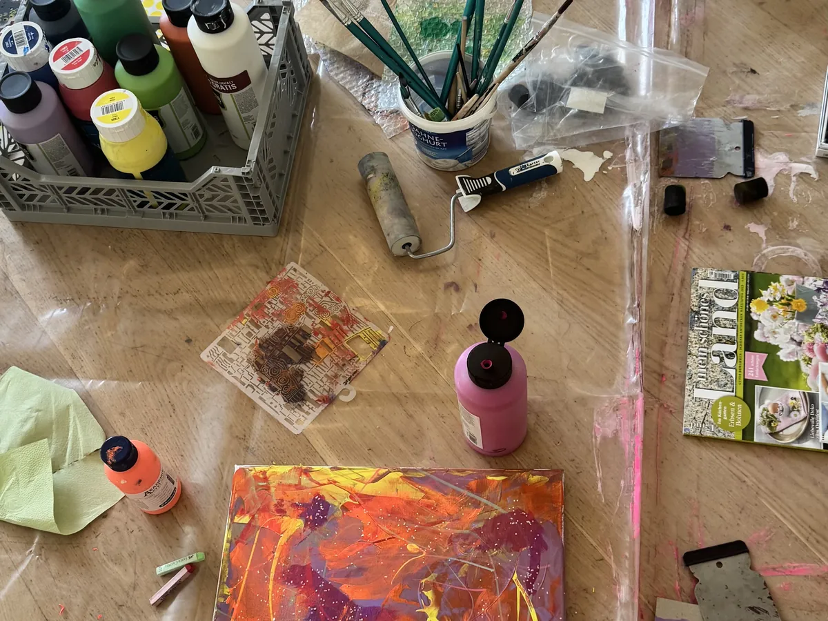 Farben und Pinsel
